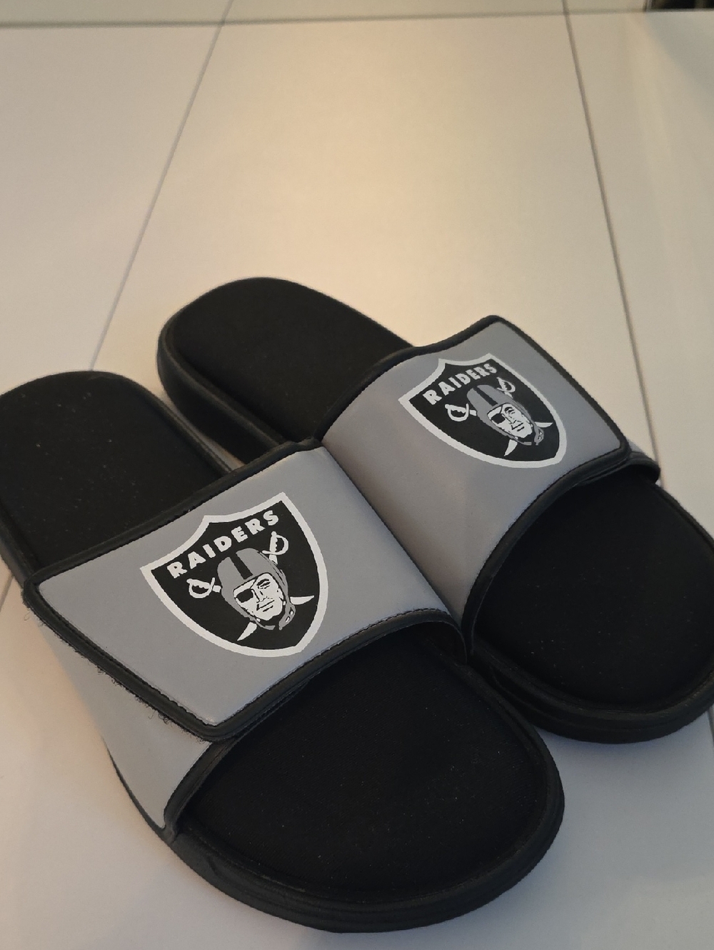 Las Vegas Raiders Gray & Black Slide Sandals